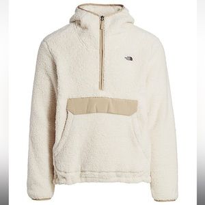 The North Face Campshire Sherpa Half-Zip Pullover Sweatshirt